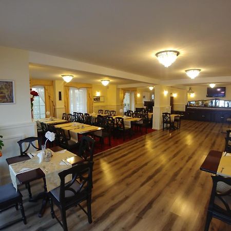 Hotel Mazurski Dworek Mikołajki Exteriör bild