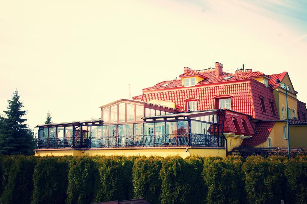 Hotel Mazurski Dworek Mikołajki Exteriör bild
