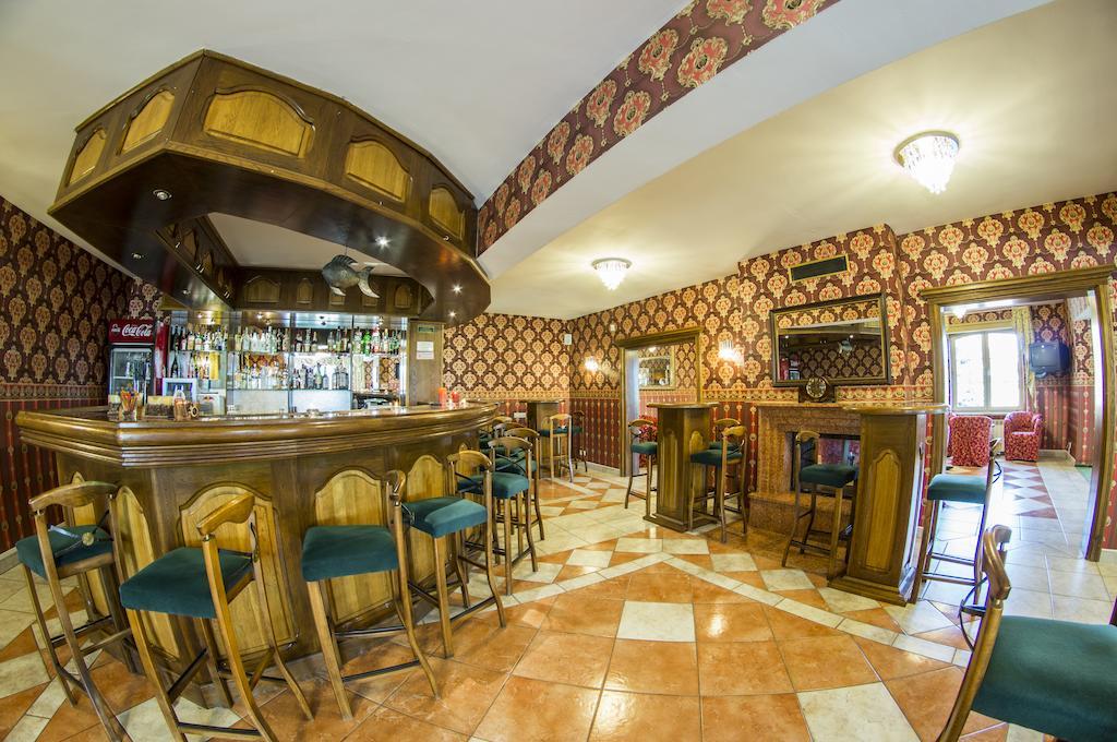 Hotel Mazurski Dworek Mikołajki Exteriör bild