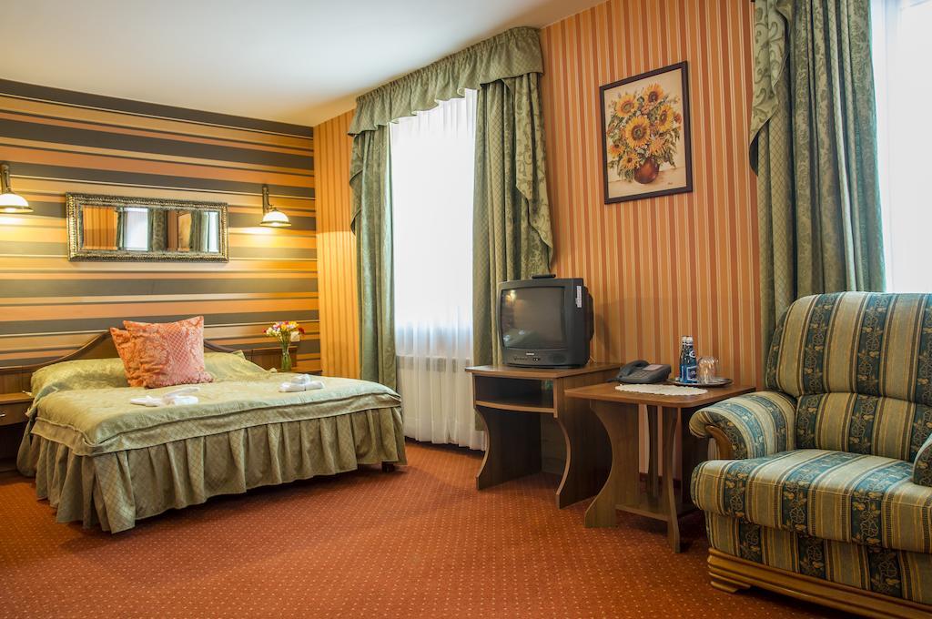 Hotel Mazurski Dworek Mikołajki Rum bild