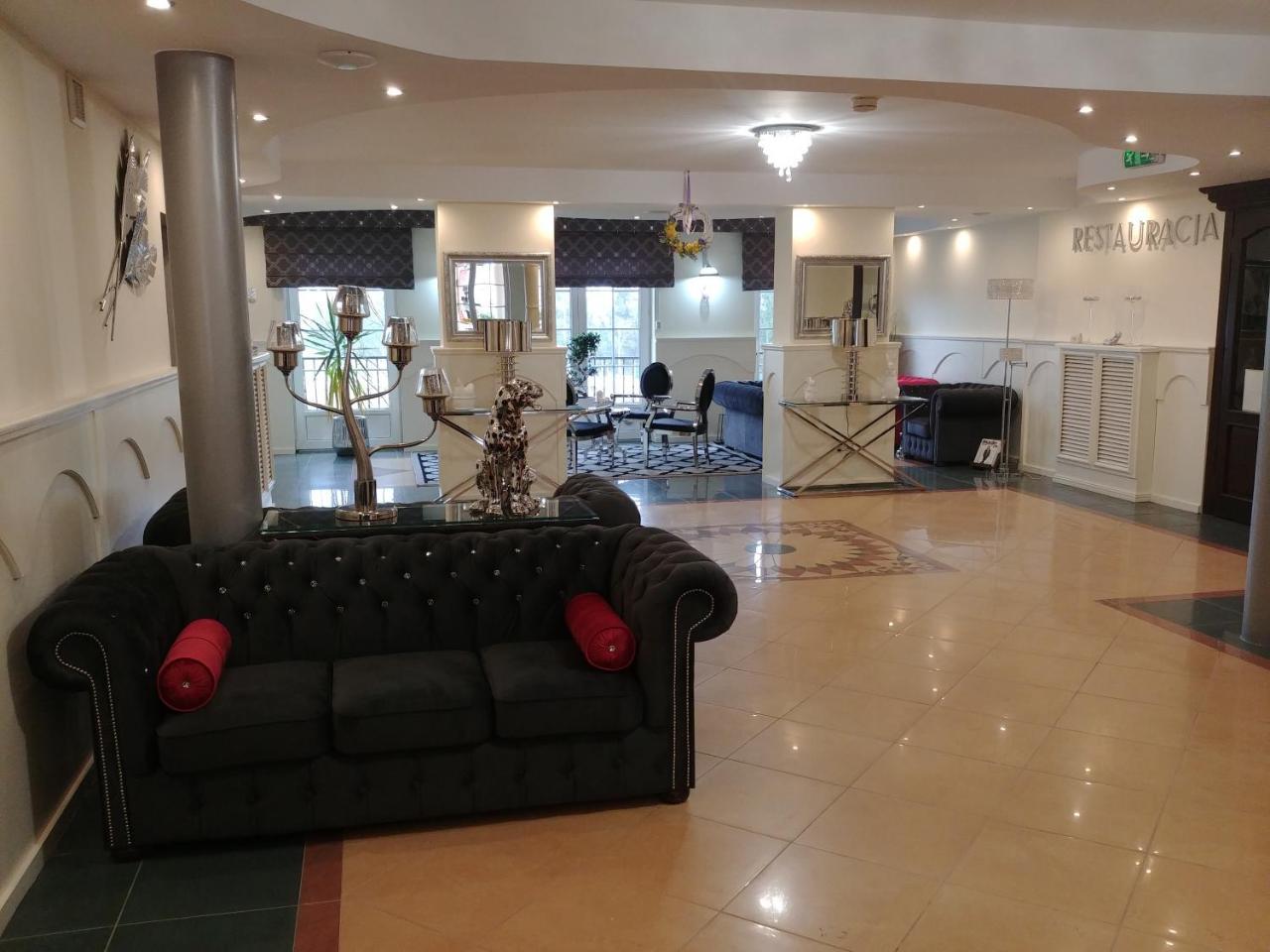 Hotel Mazurski Dworek Mikołajki Exteriör bild